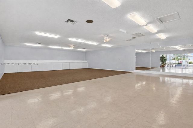 896 N Federal Hwy 326, Lantana, FL 33462