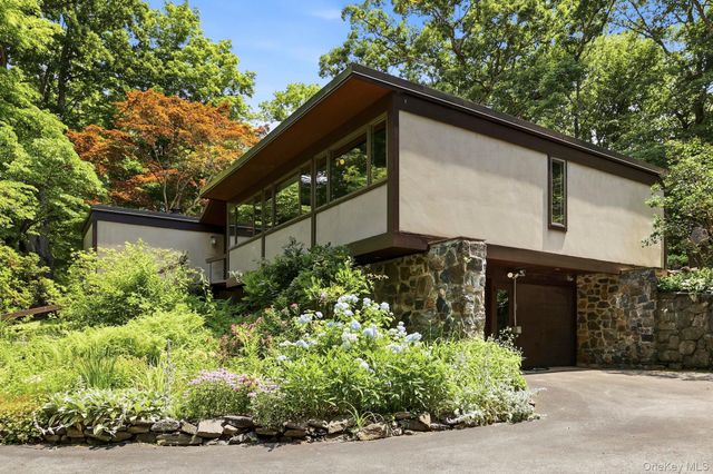 670 Long Hill Road W, Briarcliff Manor, NY 10510