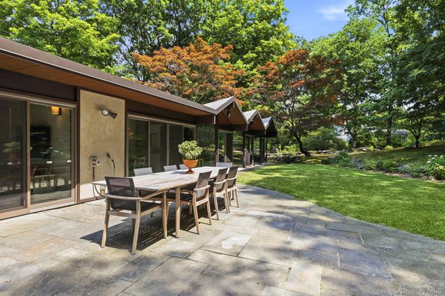 670 Long Hill Road W, Briarcliff Manor, NY 10510