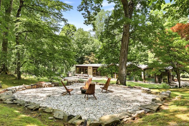 670 Long Hill Road W, Briarcliff Manor, NY 10510