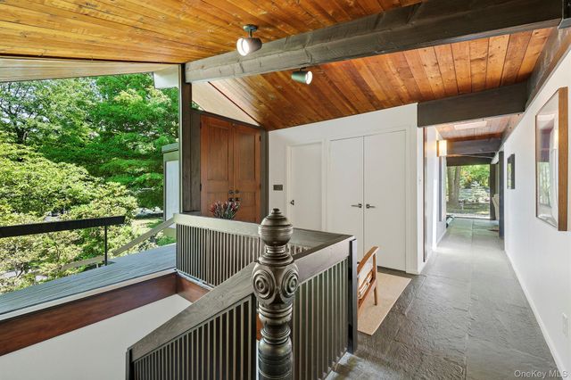 670 Long Hill Road W, Briarcliff Manor, NY 10510