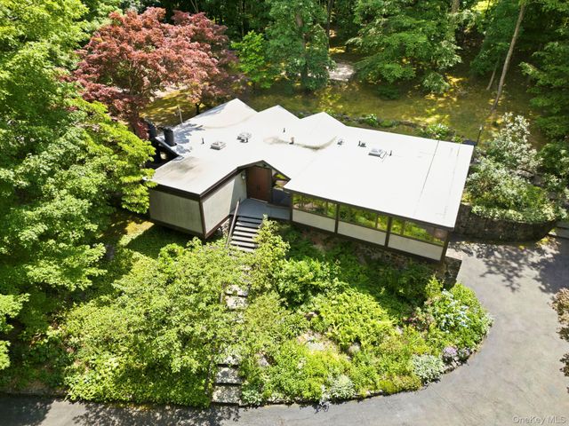 670 Long Hill Road W, Briarcliff Manor, NY 10510