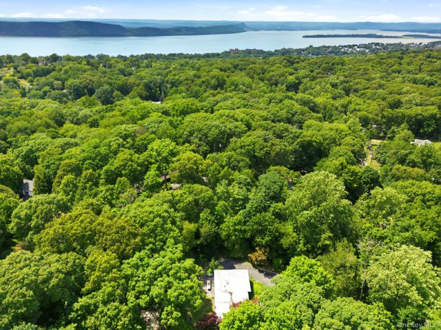 670 Long Hill Road W, Briarcliff Manor, NY 10510