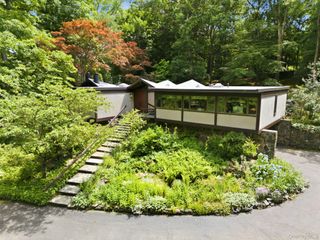 670 Long Hill Road W, Briarcliff Manor, NY 10510