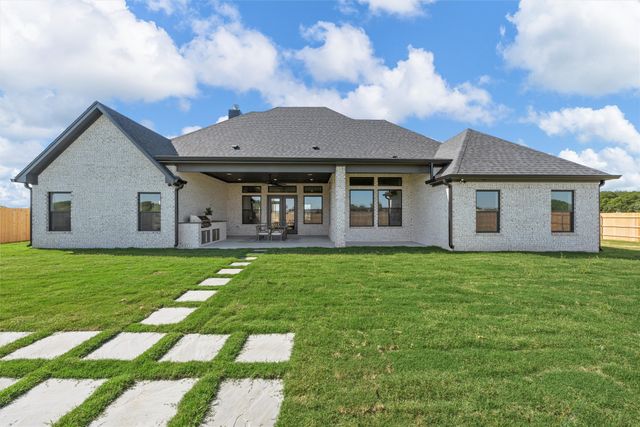 213 Amistad, Mcgregor, TX 76657