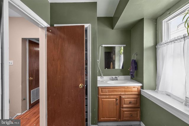 4949 HAZEL AVE, Philadelphia, PA 19143