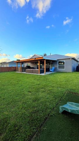 2456 SW Monterrey Lane, Port St. Lucie, FL 34953