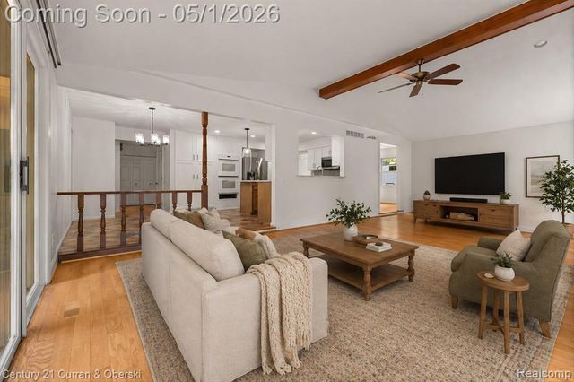 29216 Arlington Way Court, Farmington Hills, MI 48331