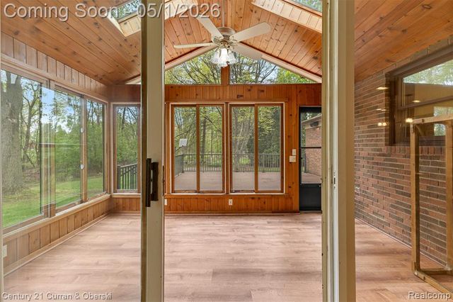 29216 Arlington Way Court, Farmington Hills, MI 48331