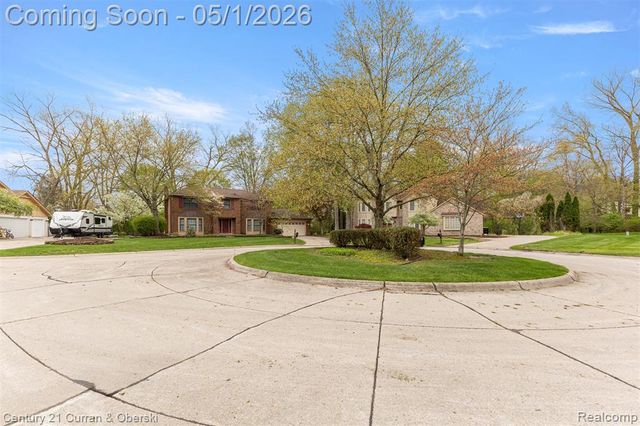 29216 Arlington Way Court, Farmington Hills, MI 48331