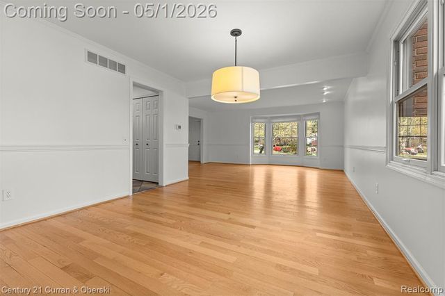 29216 Arlington Way Court, Farmington Hills, MI 48331