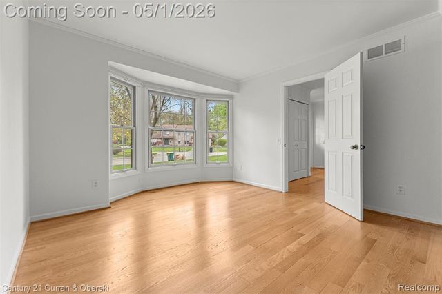 29216 Arlington Way Court, Farmington Hills, MI 48331