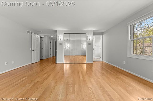 29216 Arlington Way Court, Farmington Hills, MI 48331