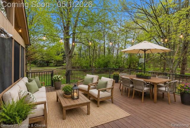 29216 Arlington Way Court, Farmington Hills, MI 48331