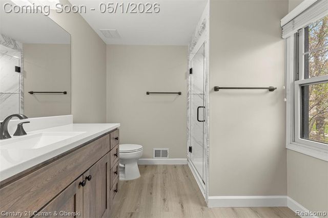 29216 Arlington Way Court, Farmington Hills, MI 48331