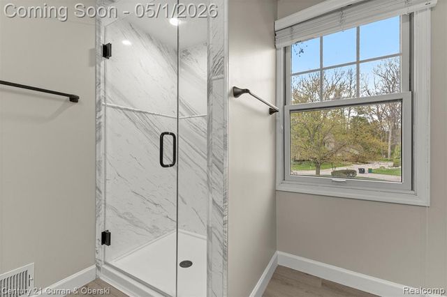 29216 Arlington Way Court, Farmington Hills, MI 48331