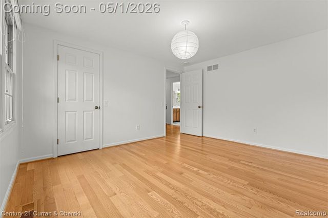 29216 Arlington Way Court, Farmington Hills, MI 48331