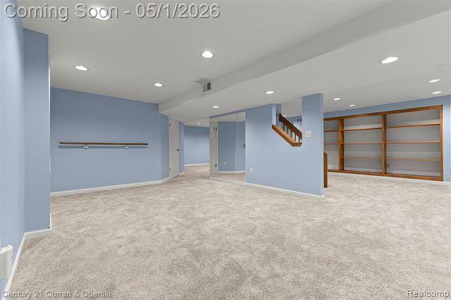 29216 Arlington Way Court, Farmington Hills, MI 48331