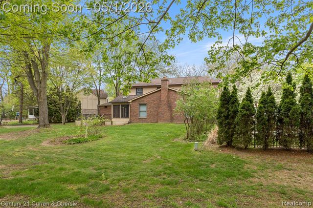 29216 Arlington Way Court, Farmington Hills, MI 48331