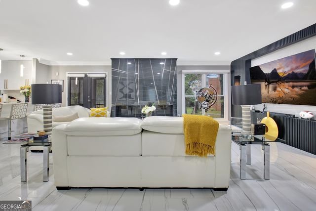 370 Dix Lee On Drive, Fayetteville, GA 30214