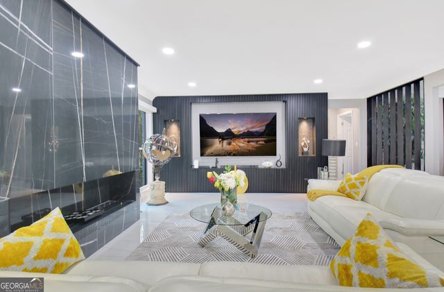 370 Dix Lee On Drive, Fayetteville, GA 30214