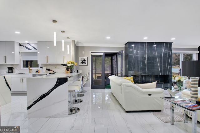 370 Dix Lee On Drive, Fayetteville, GA 30214