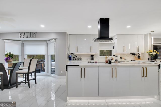 370 Dix Lee On Drive, Fayetteville, GA 30214