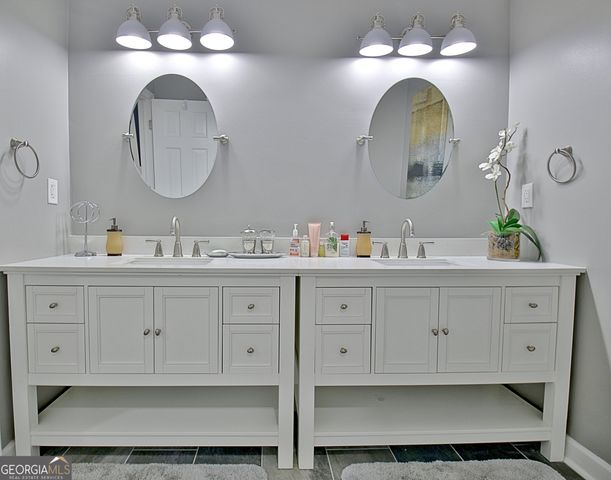 370 Dix Lee On Drive, Fayetteville, GA 30214