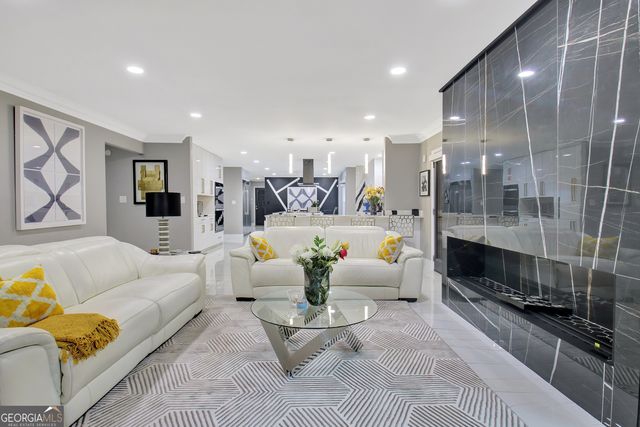 370 Dix Lee On Drive, Fayetteville, GA 30214