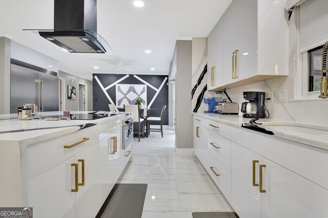 370 Dix Lee On Drive, Fayetteville, GA 30214