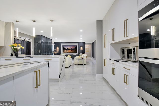 370 Dix Lee On Drive, Fayetteville, GA 30214