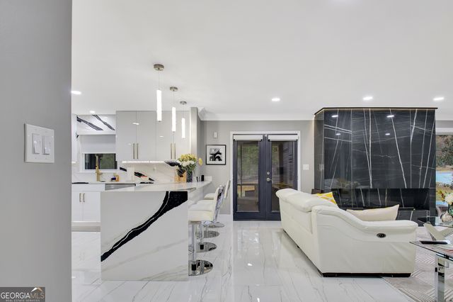 370 Dix Lee On Drive, Fayetteville, GA 30214