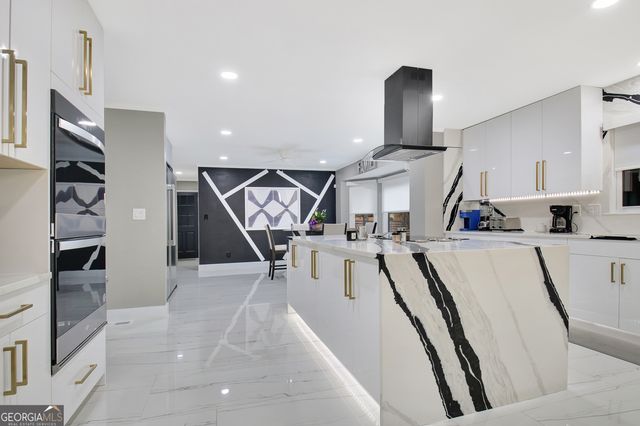 370 Dix Lee On Drive, Fayetteville, GA 30214