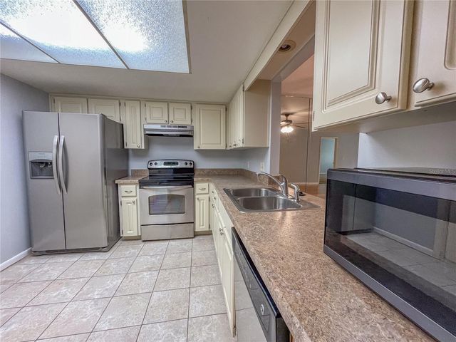 63 DOUGLAS STREET 11, Homosassa, FL 34446