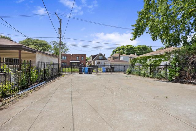 8218 S Yates Boulevard, Chicago, IL 60617