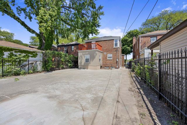 8218 S Yates Boulevard, Chicago, IL 60617