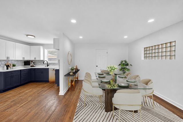 8218 S Yates Boulevard, Chicago, IL 60617