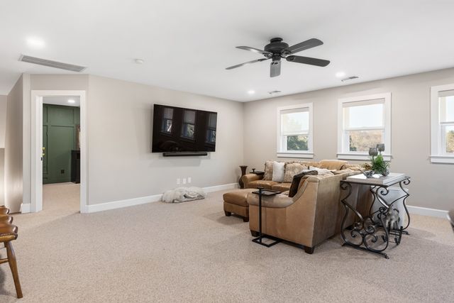 750 Upper Station Camp Crk Rd, Gallatin, TN 37066