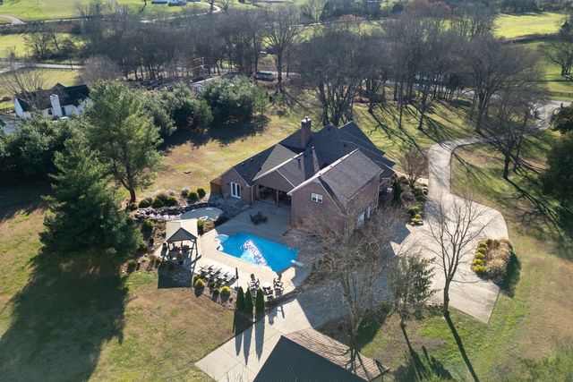 750 Upper Station Camp Crk Rd, Gallatin, TN 37066