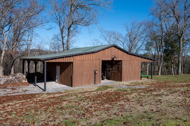 750 Upper Station Camp Crk Rd, Gallatin, TN 37066