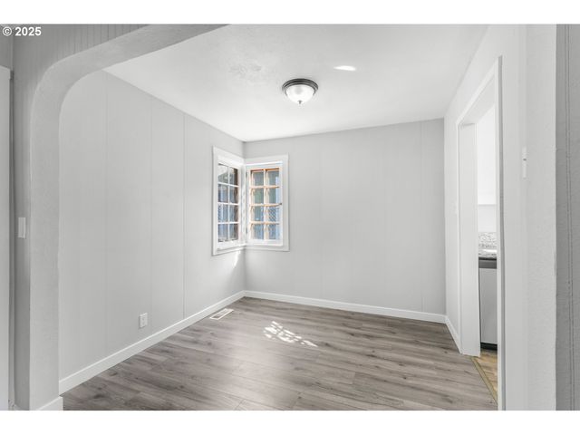 8940 Se STANLEY Pl, Portland, OR 97206