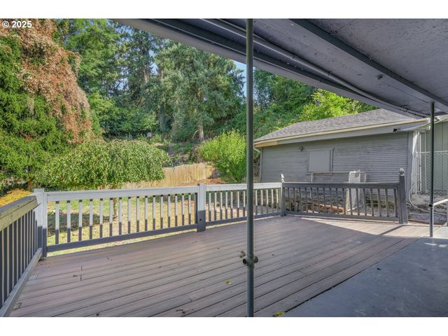 8940 Se STANLEY Pl, Portland, OR 97206