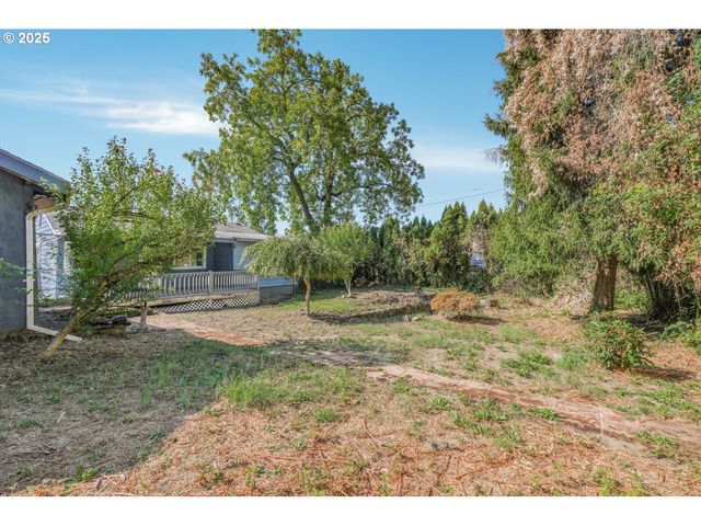 8940 Se STANLEY Pl, Portland, OR 97206