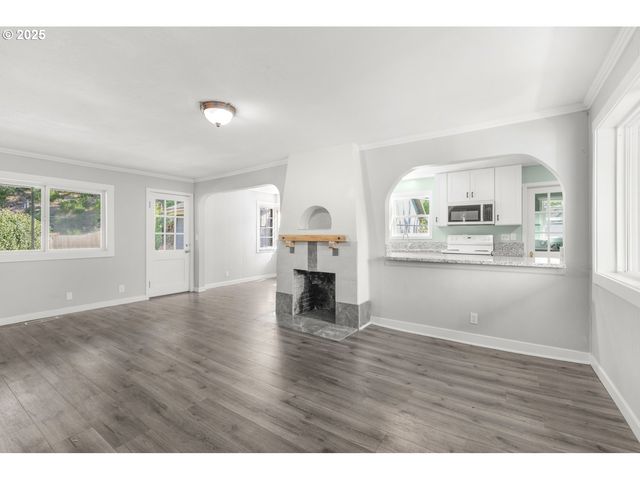 8940 Se STANLEY Pl, Portland, OR 97206