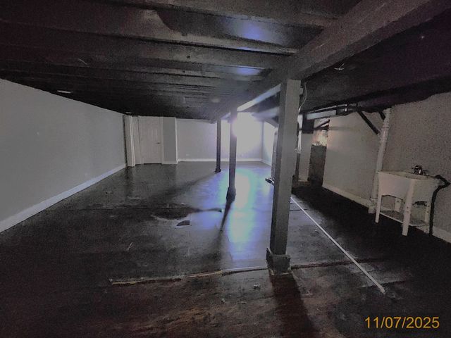 9350 S MANISTEE Avenue, Chicago, IL 60617