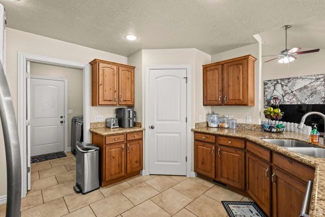 6032 W OAK FORK DR, West Jordan, UT 84081