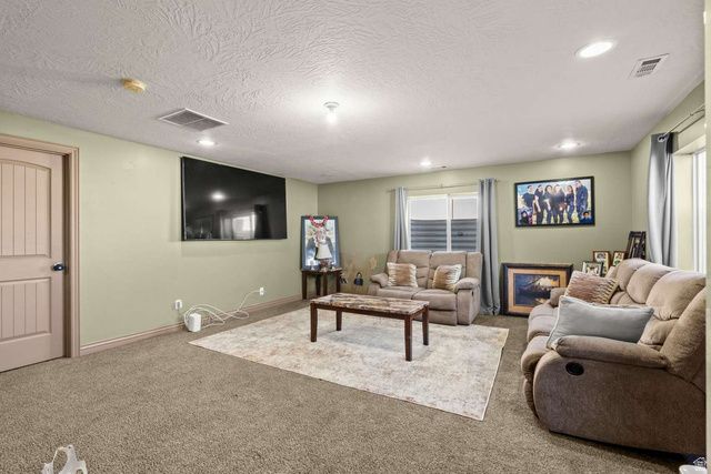 6032 W OAK FORK DR, West Jordan, UT 84081