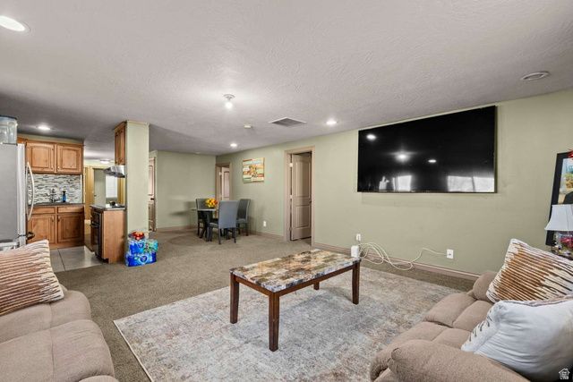 6032 W OAK FORK DR, West Jordan, UT 84081