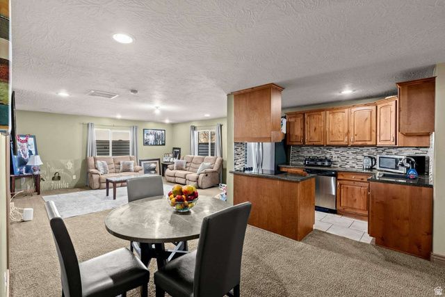 6032 W OAK FORK DR, West Jordan, UT 84081