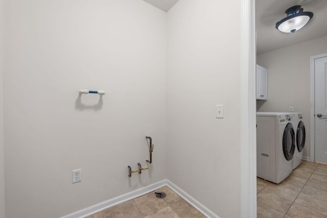 2340 Allison Circle, Valparaiso, IN 46383